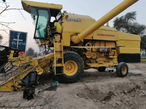 new-holland-8060-big-0